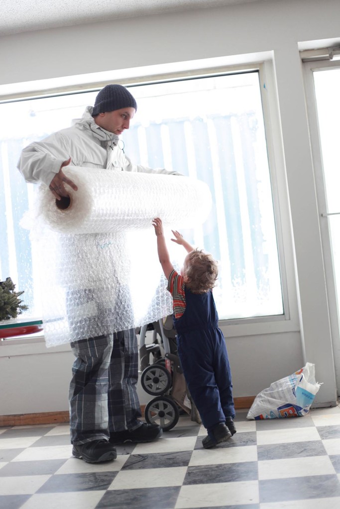 snow-day-boonie-strummer-rolling-bubble-wrap
