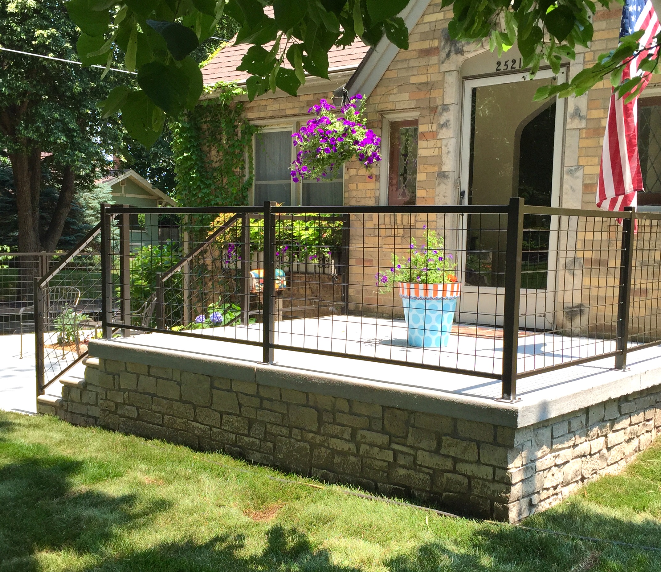 welded-wire-mesh-patio-railing-beaverdale-iowa-factor-fabrication-2015