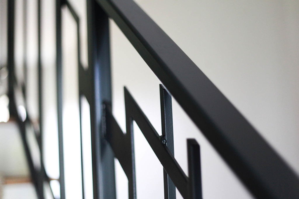 custom_projects_and_homes_swisher_iowa_custom_railing_detail_sm